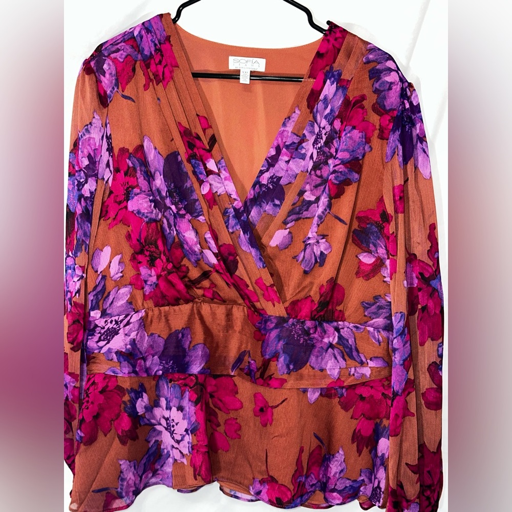 Sofia Vergara Floral V neck Blouse - Picture 3 of 7